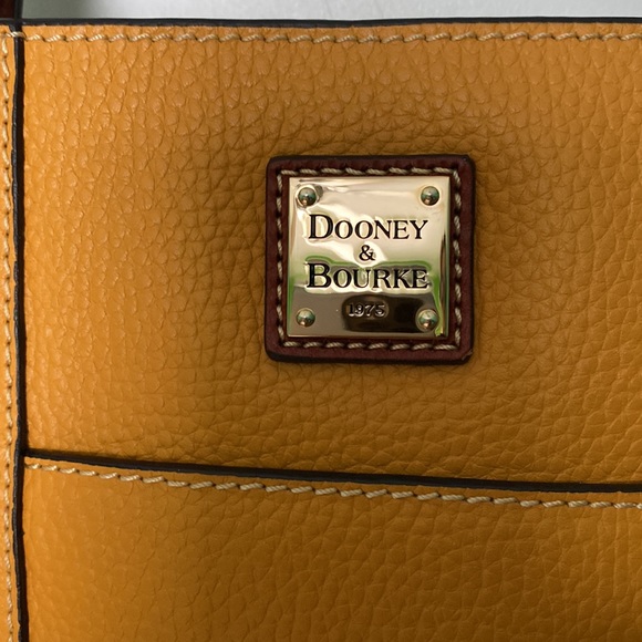 DOONEY & BOURKE SHOPPER TOTE - Picture 2 of 7